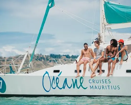Catamaran Oceane – Whole Island Tour